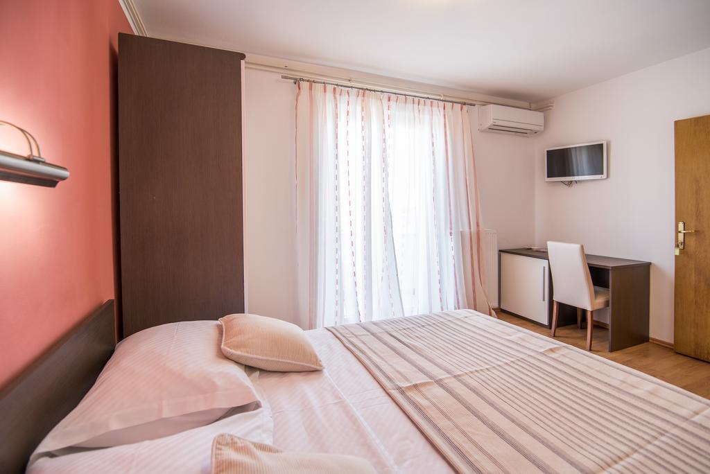 B&B Villa Ana クルク エクステリア 写真